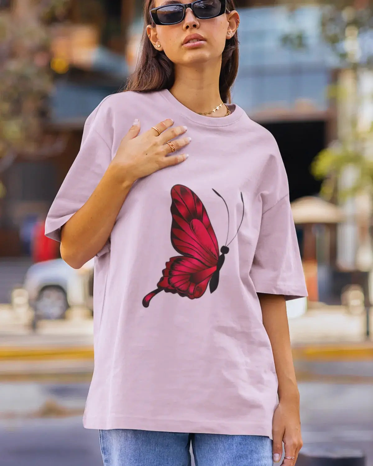 Butterfly quiet power - oversized tshirt